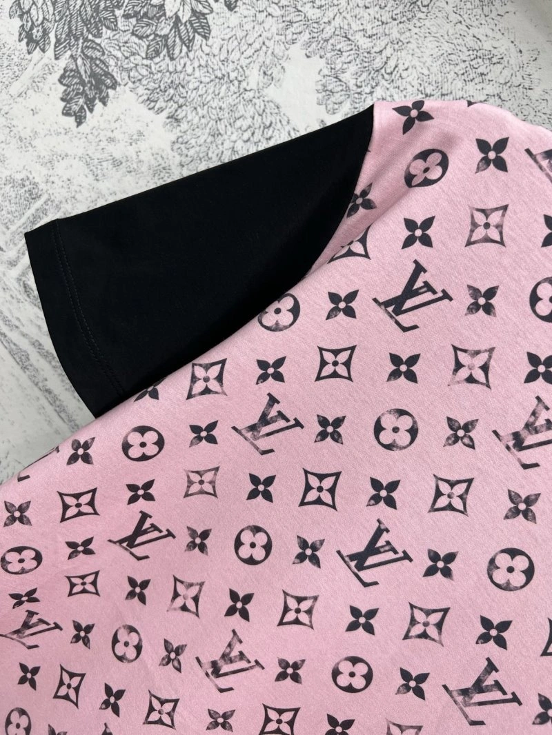 Louis Vuitton T-Shirts Unisex 130458
