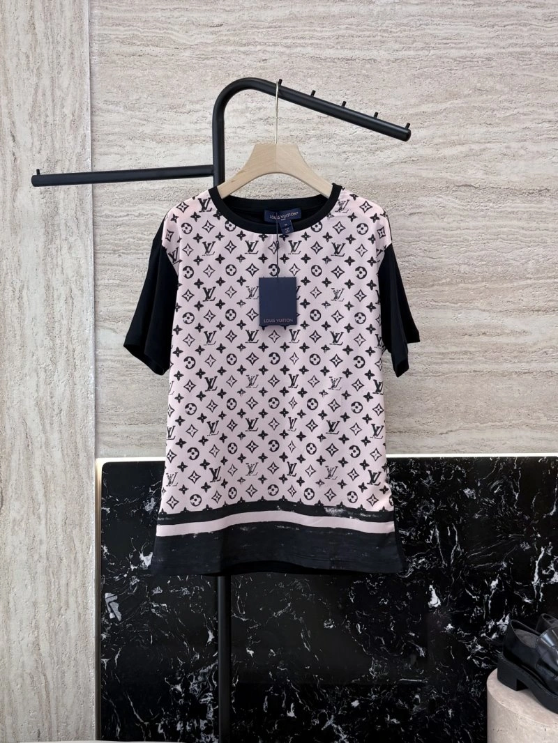 Louis Vuitton T-Shirts Comfortable 130471