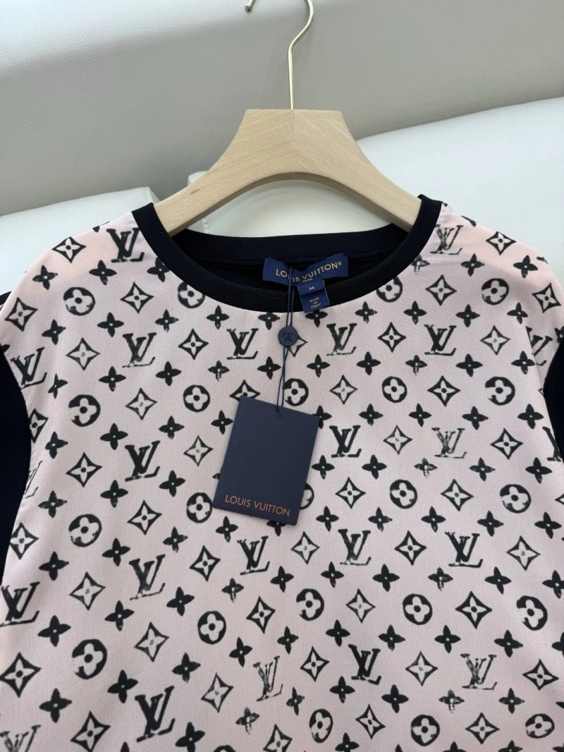 Louis Vuitton T-Shirts Comfortable 130471