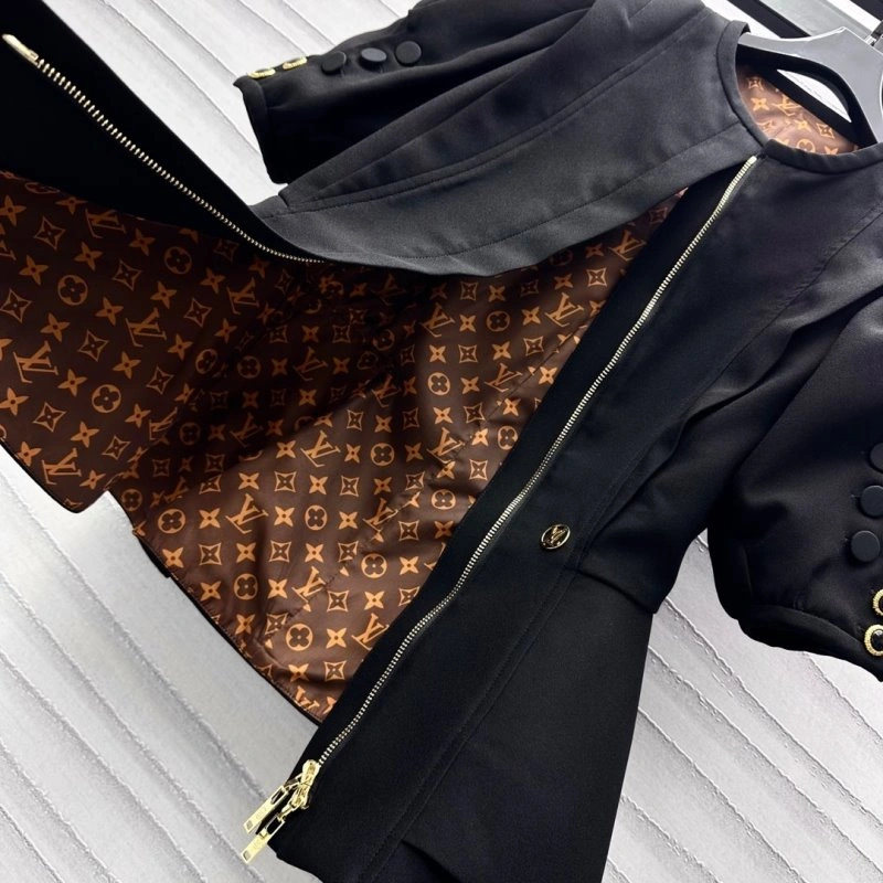 Louis Vuitton T-Shirts Sophisticated 130451