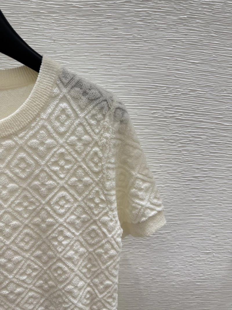 Louis Vuitton T-Shirts Snug 130446