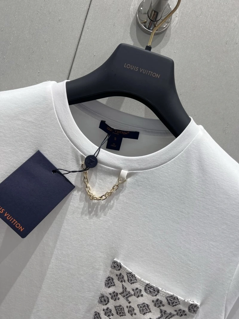 Louis Vuitton T-Shirts Lightweight 130443