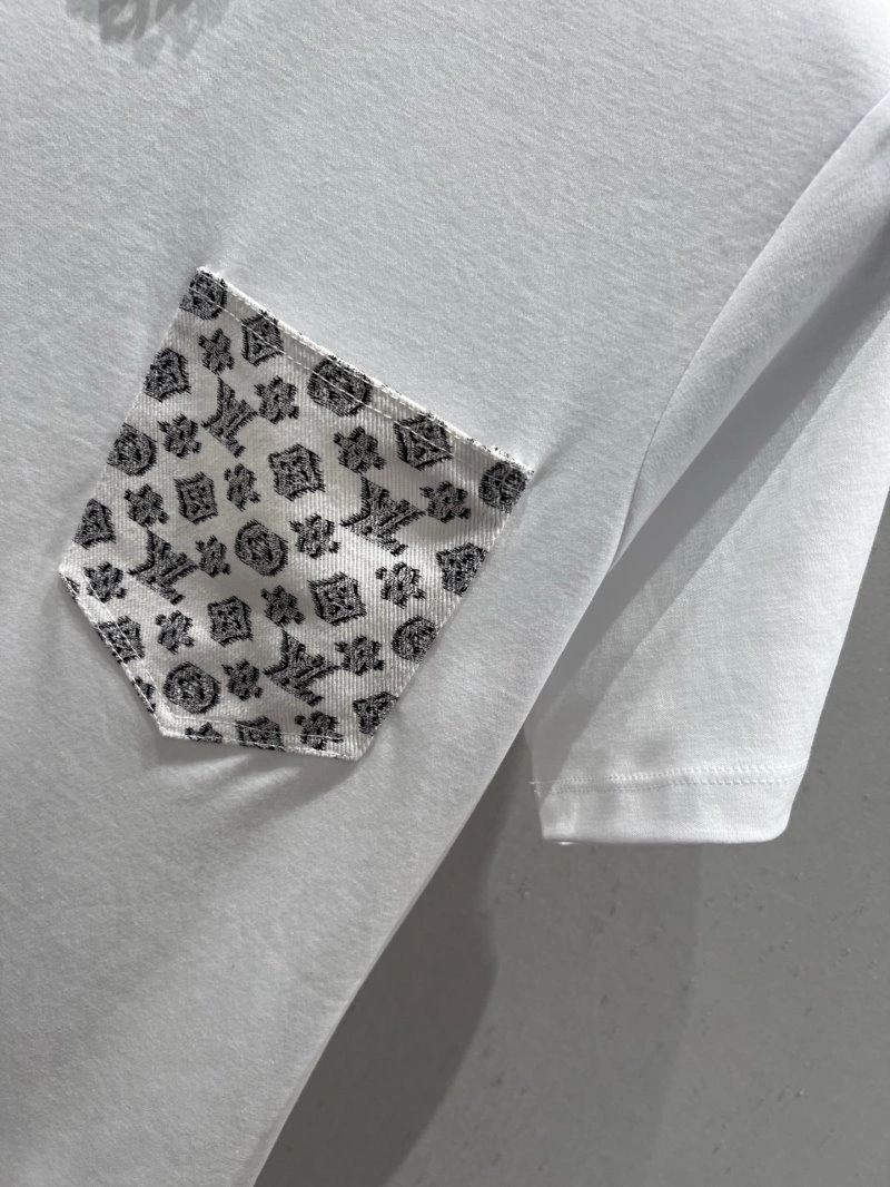 Louis Vuitton T-Shirts Lightweight 130443