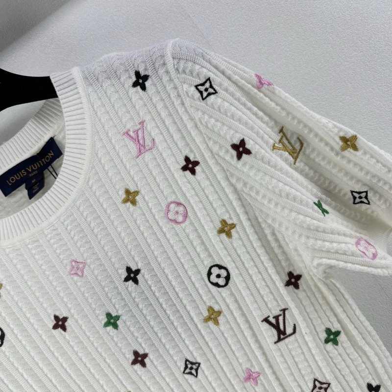 Supportive Louis Vuitton T-Shirts 130436