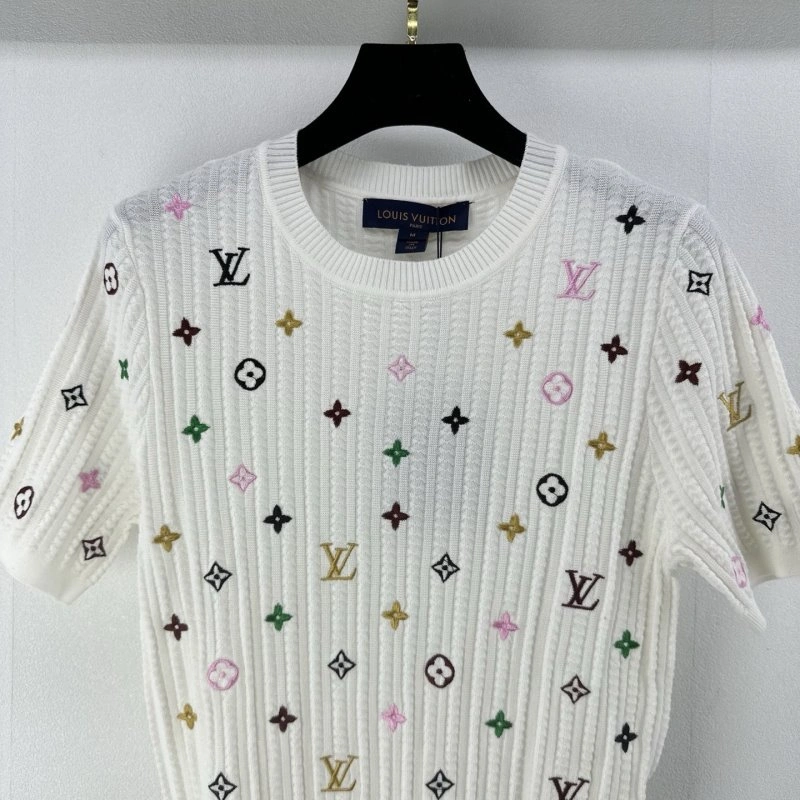 Supportive Louis Vuitton T-Shirts 130436