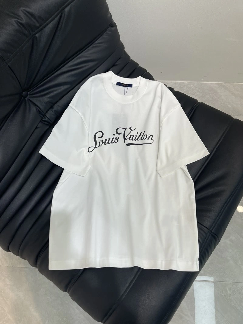 Louis Vuitton T-Shirts Snug 130431