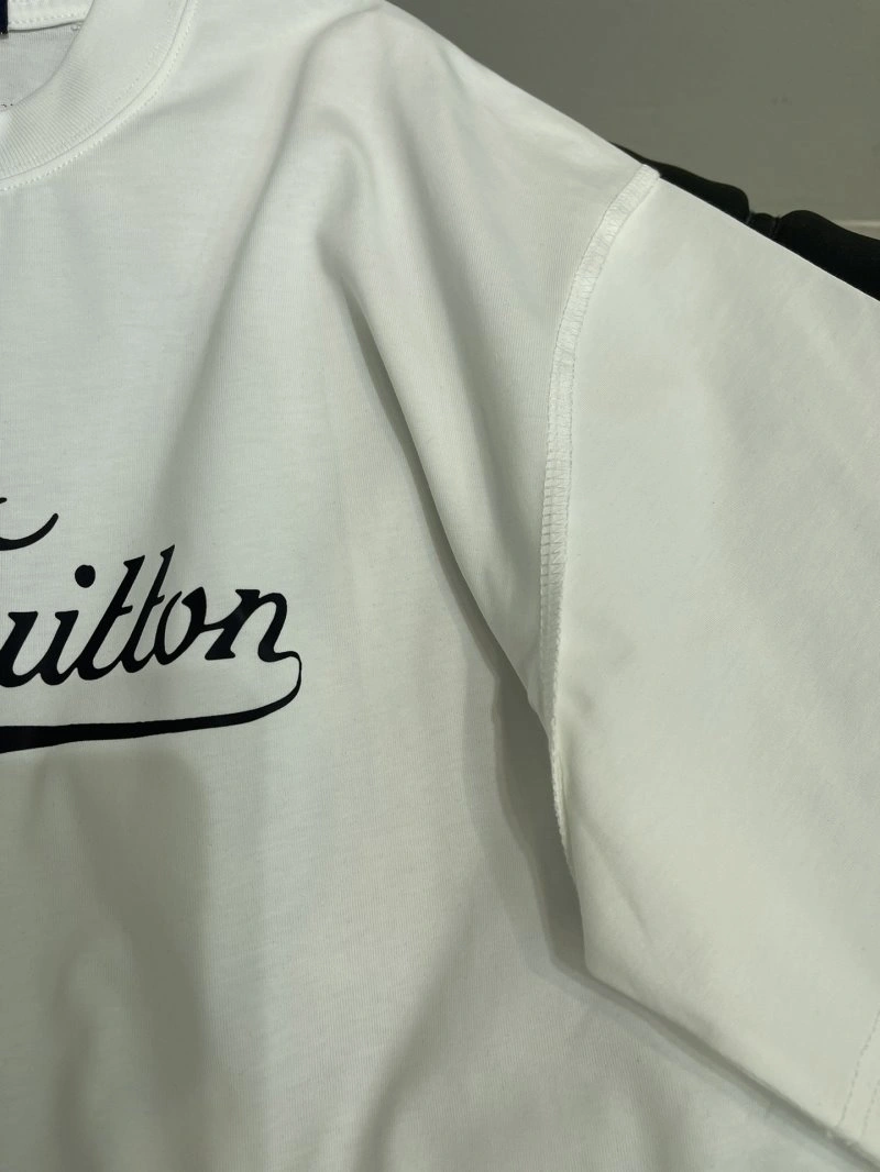Louis Vuitton T-Shirts Snug 130431