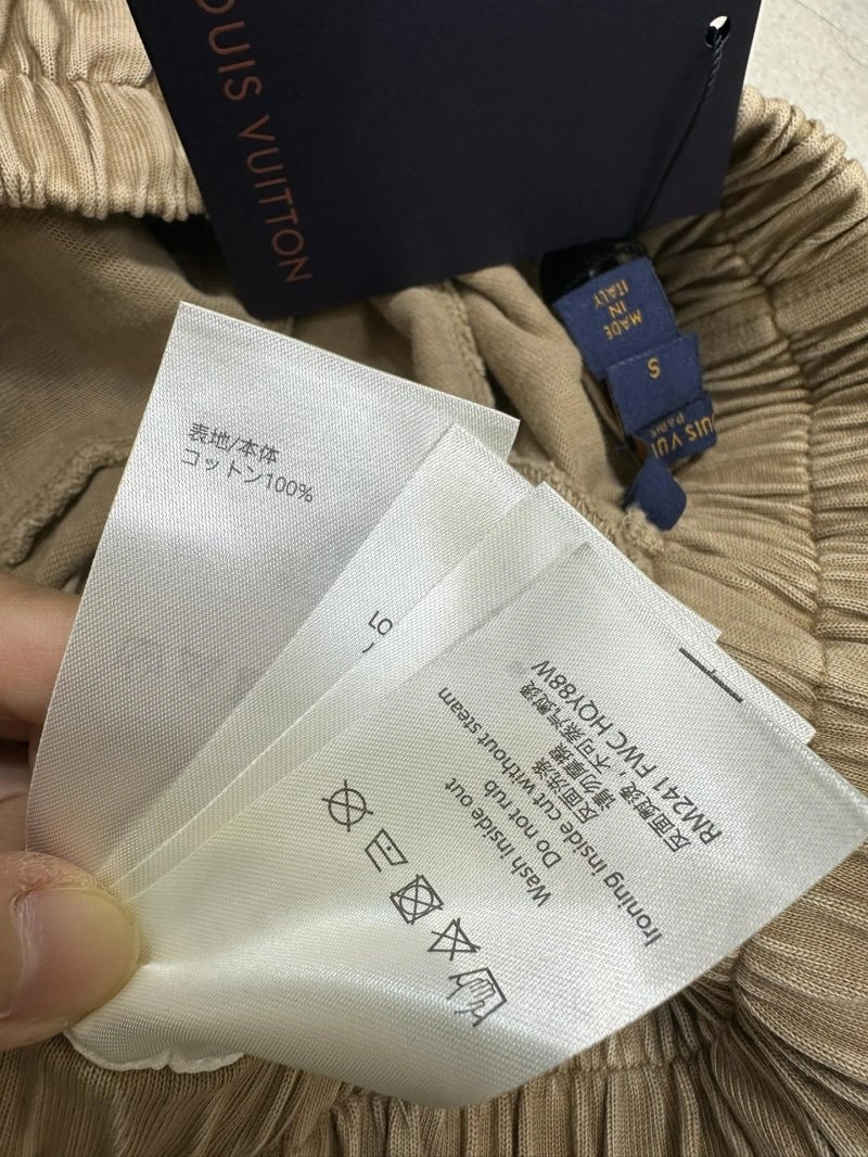 Louis Vuitton T-Shirts Stretchable 130426