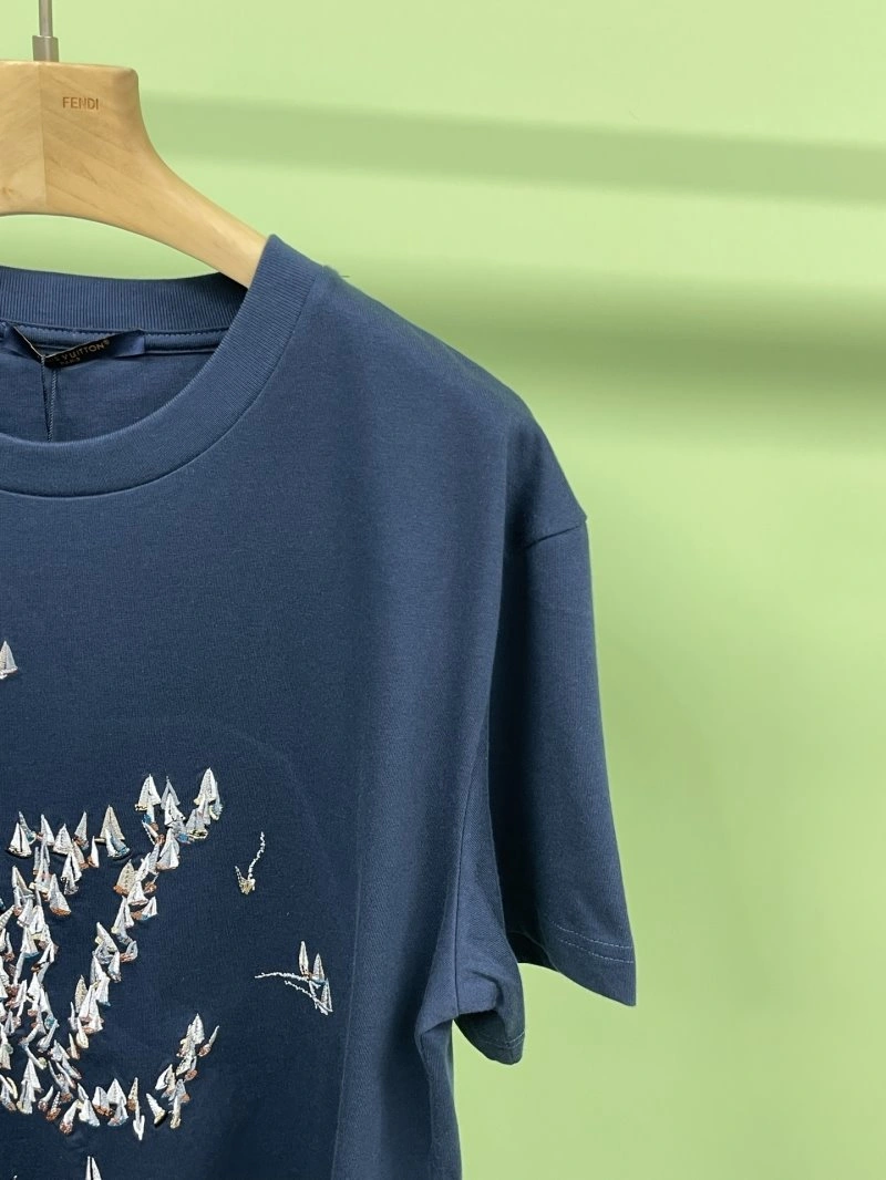 Snug Louis Vuitton T-Shirts 130409