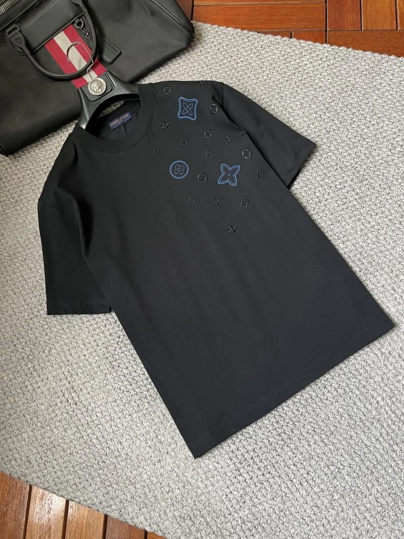 MultiPurpose Louis Vuitton T-Shirts 135725