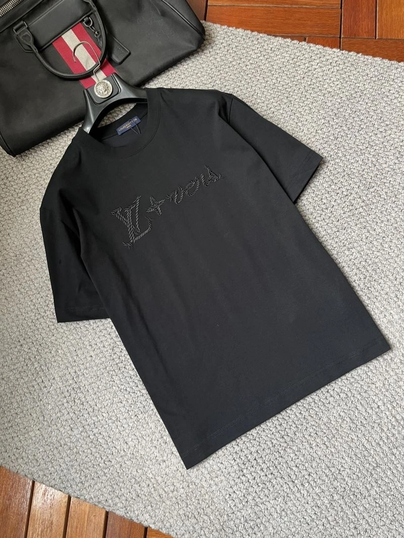 Resilient Louis Vuitton T-Shirts 135723