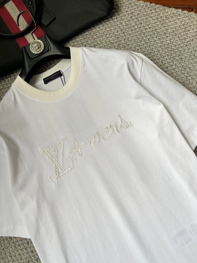 Resilient Louis Vuitton T-Shirts 135723
