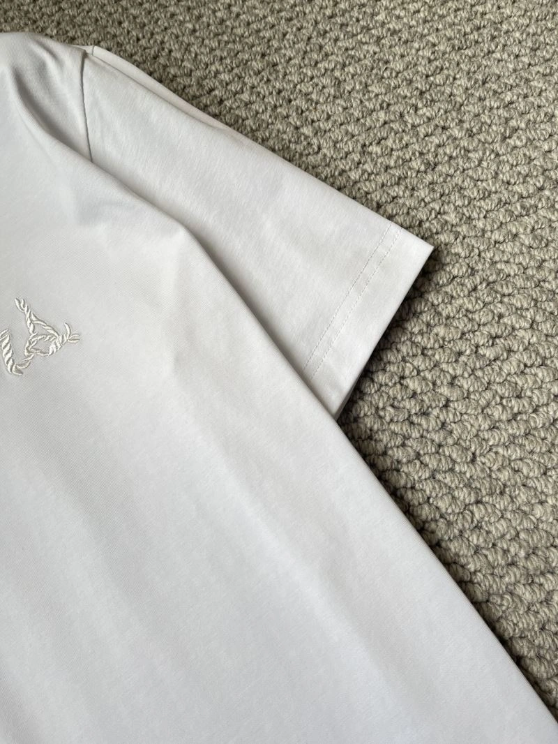 Resilient Louis Vuitton T-Shirts 135723