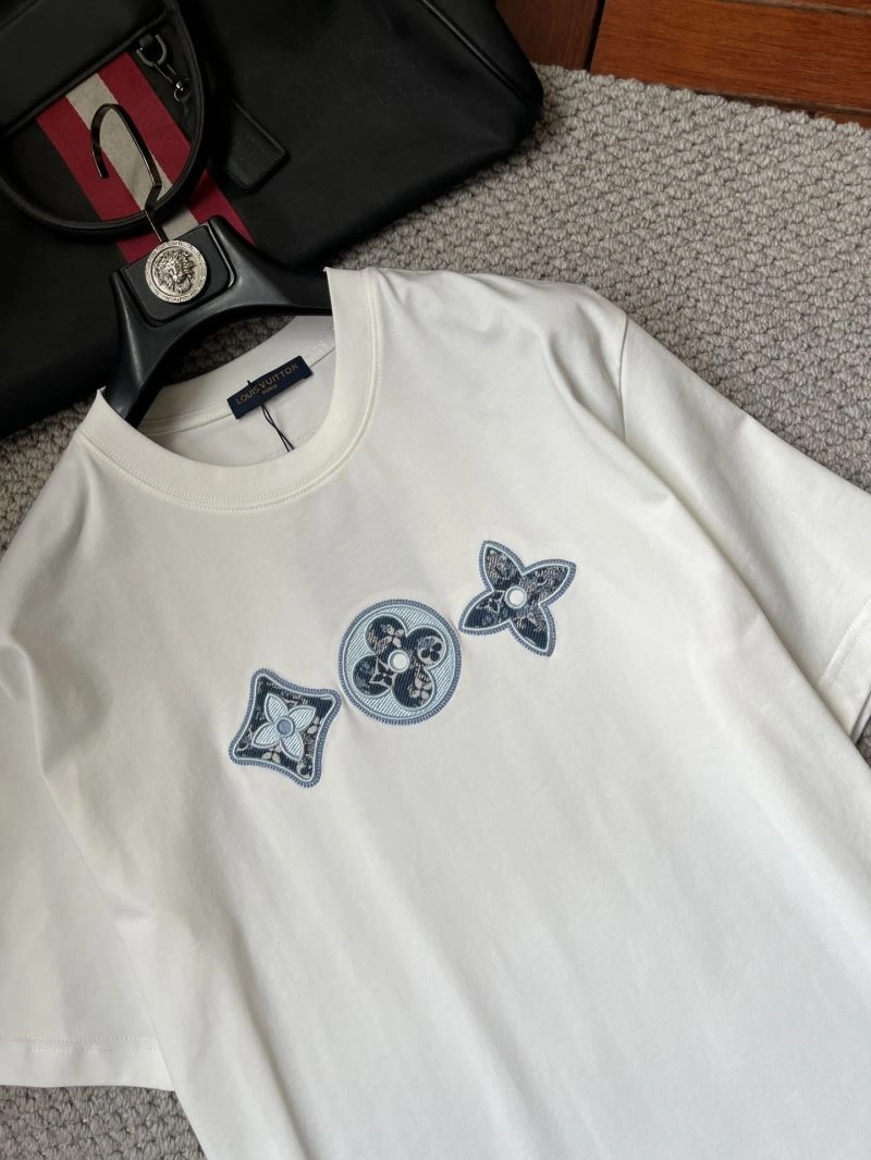 Flexible Louis Vuitton T-Shirts 135717