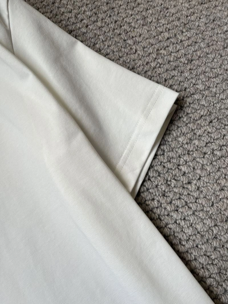 Flexible Louis Vuitton T-Shirts 135717