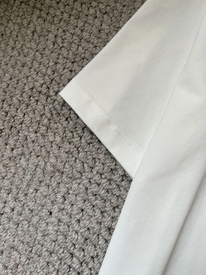Flexible Louis Vuitton T-Shirts 135717