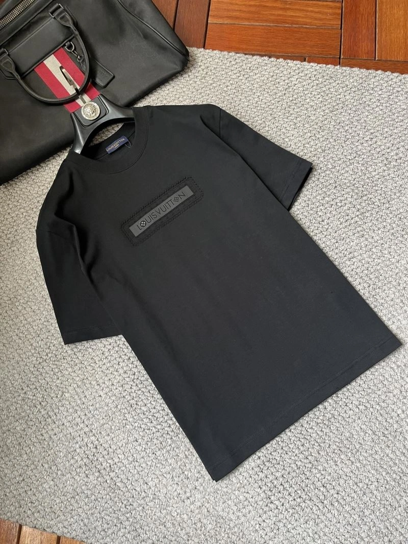 Compact Louis Vuitton T-Shirts 135713