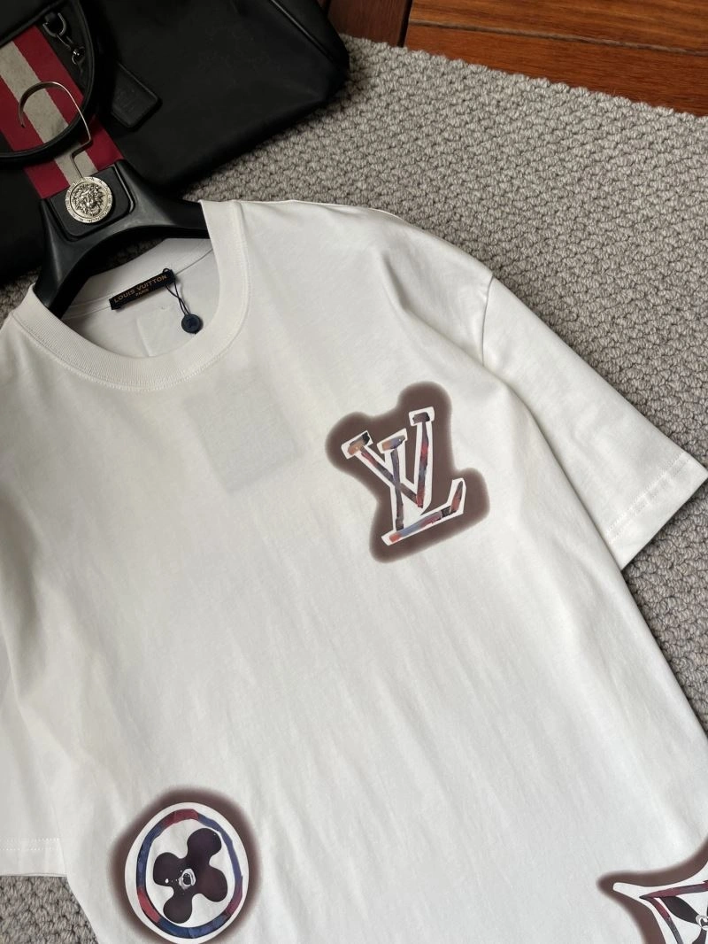 Original Louis Vuitton T-Shirts 135711