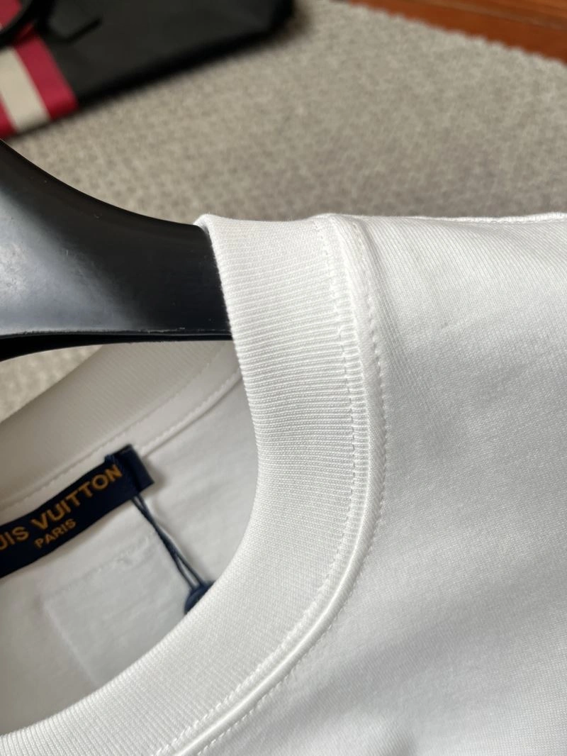 Original Louis Vuitton T-Shirts 135711
