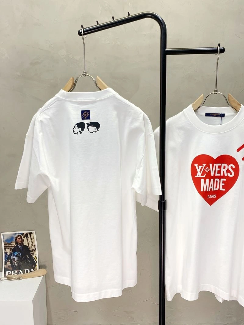 Stylish Louis Vuitton T-Shirts 135698