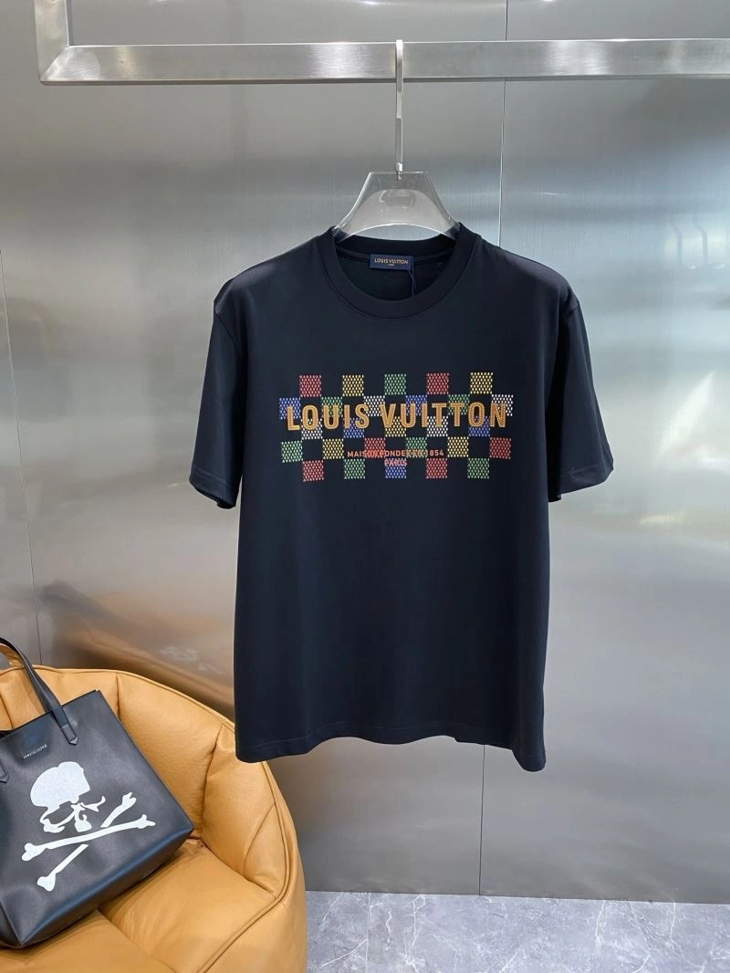 Sustainable Louis Vuitton T-Shirts 135691