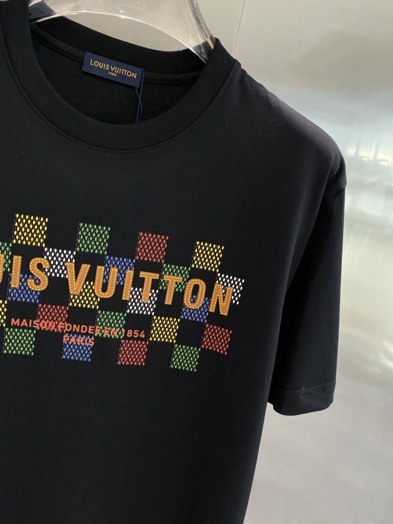 Sustainable Louis Vuitton T-Shirts 135691