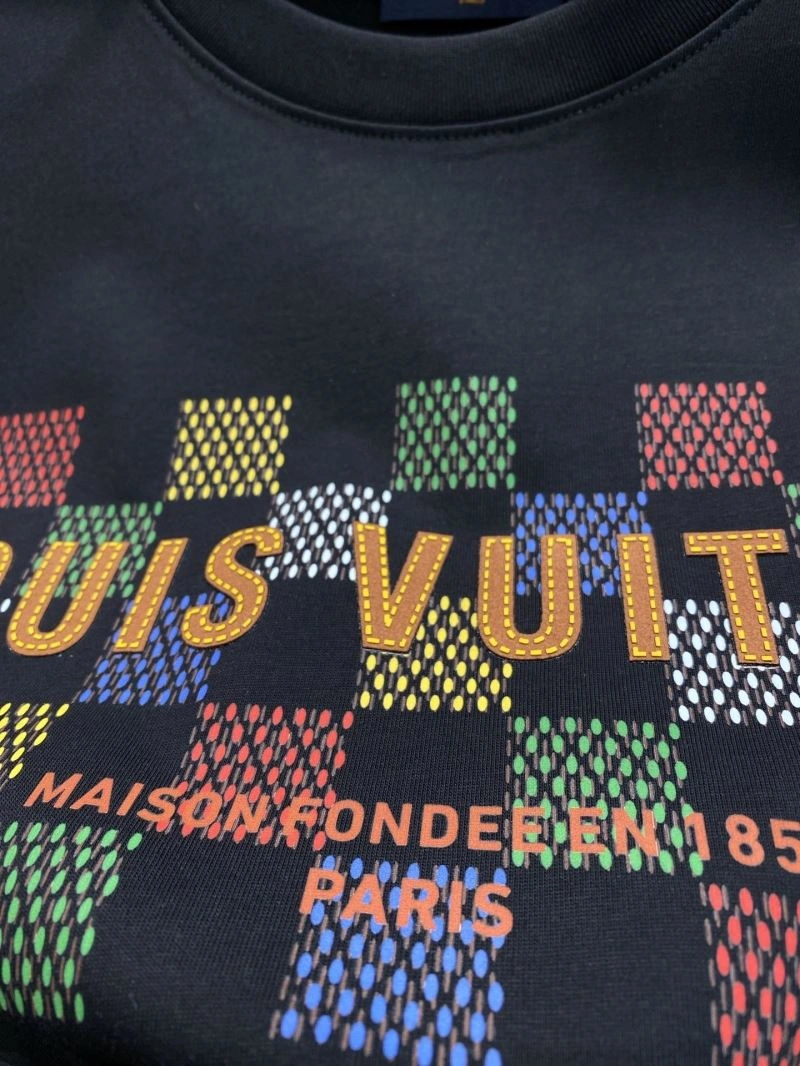Sustainable Louis Vuitton T-Shirts 135691