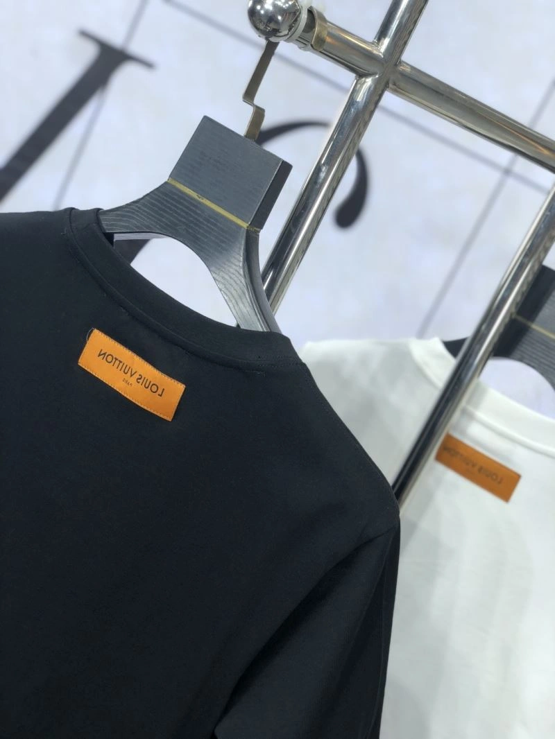 TechFriendly Louis Vuitton T-Shirts 135702