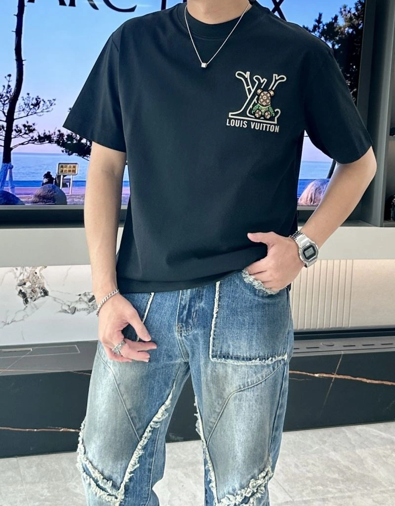 AllSeason Louis Vuitton T-Shirts 135690