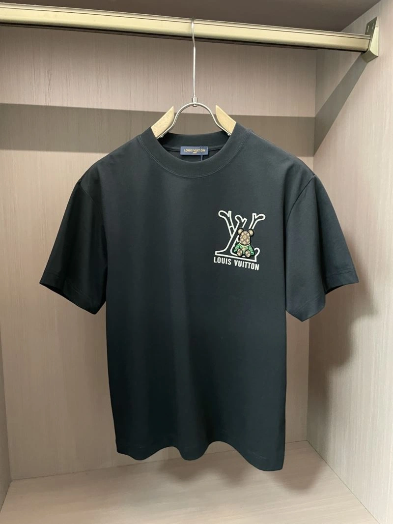 AllSeason Louis Vuitton T-Shirts 135690