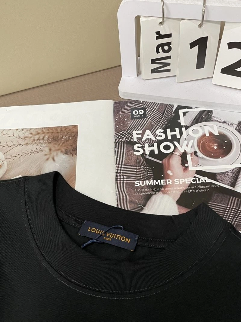 AllSeason Louis Vuitton T-Shirts 135690