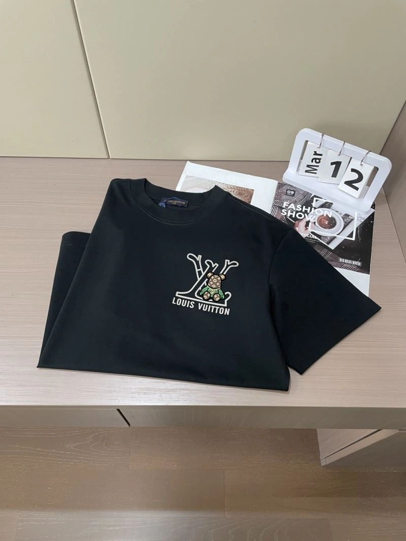 AllSeason Louis Vuitton T-Shirts 135690
