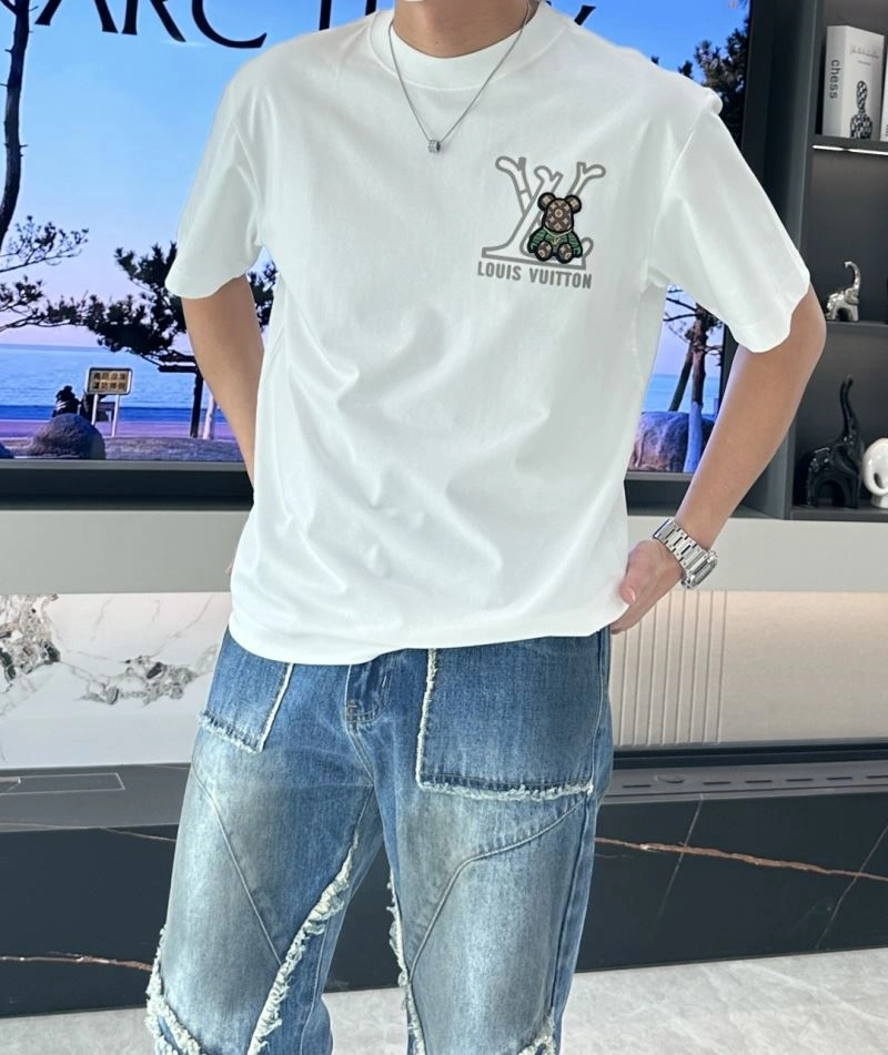 Contemporary Louis Vuitton T-Shirts 135708