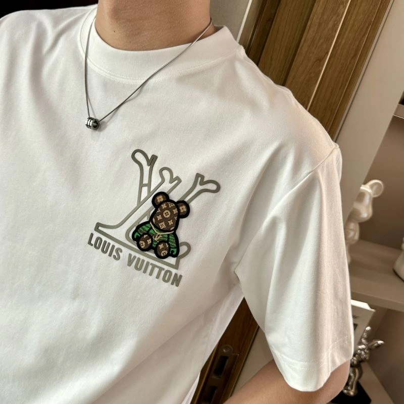 Contemporary Louis Vuitton T-Shirts 135708