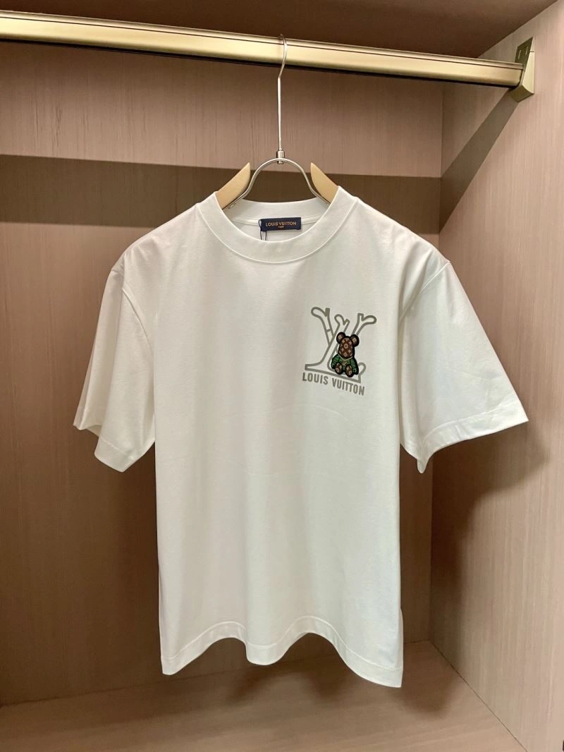 Contemporary Louis Vuitton T-Shirts 135708