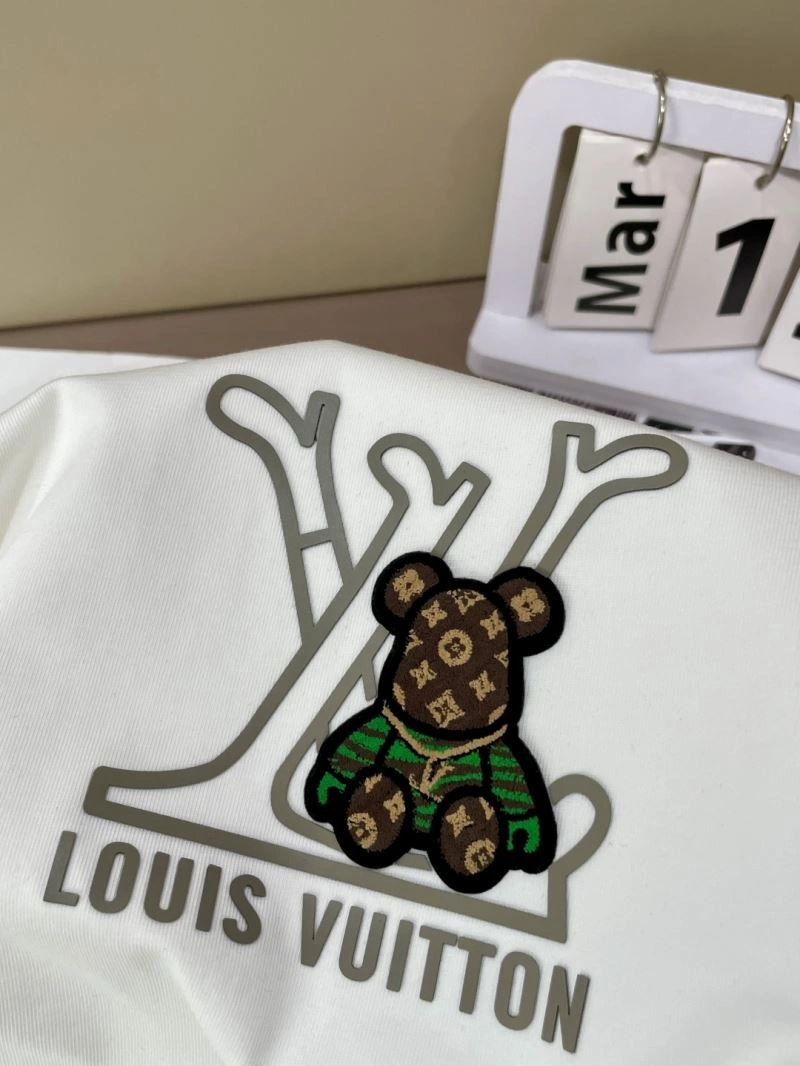 Contemporary Louis Vuitton T-Shirts 135708