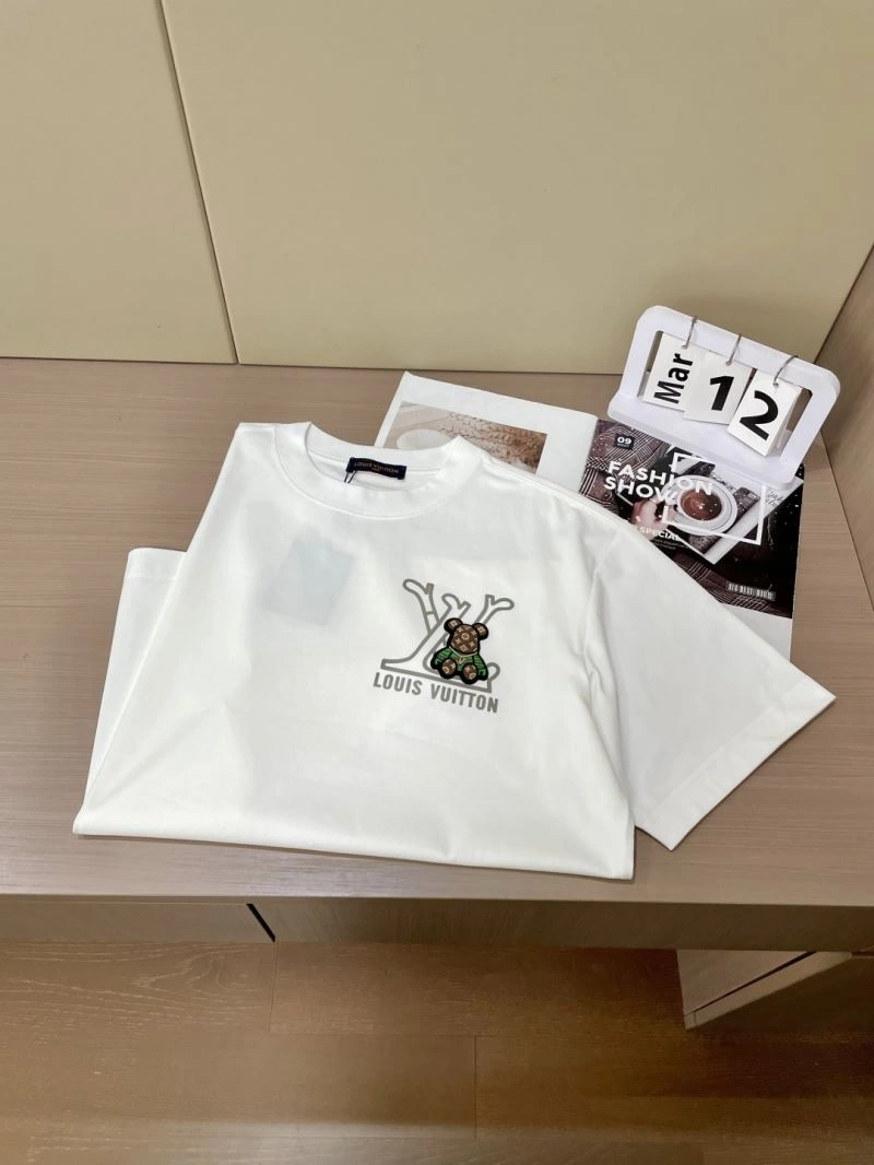 Contemporary Louis Vuitton T-Shirts 135708