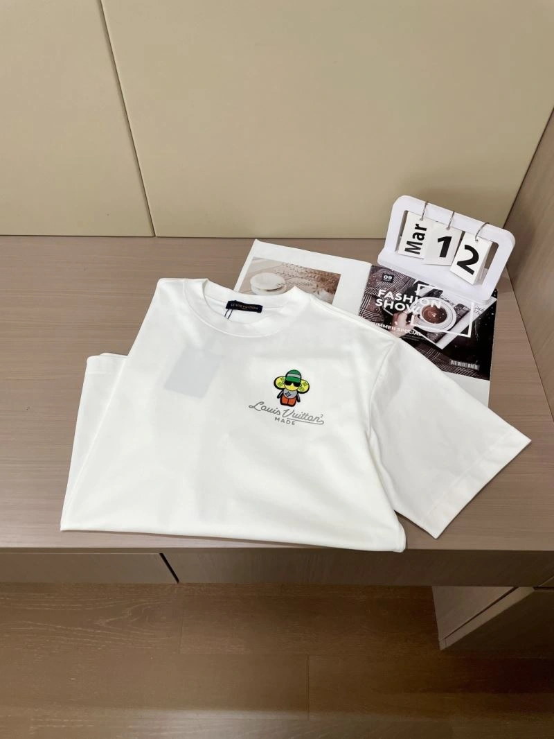 Louis Vuitton T-Shirts WaterResistant 135685
