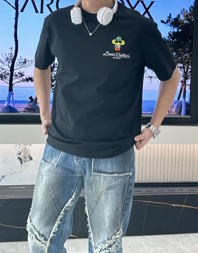 Louis Vuitton T-Shirts Snug 135704