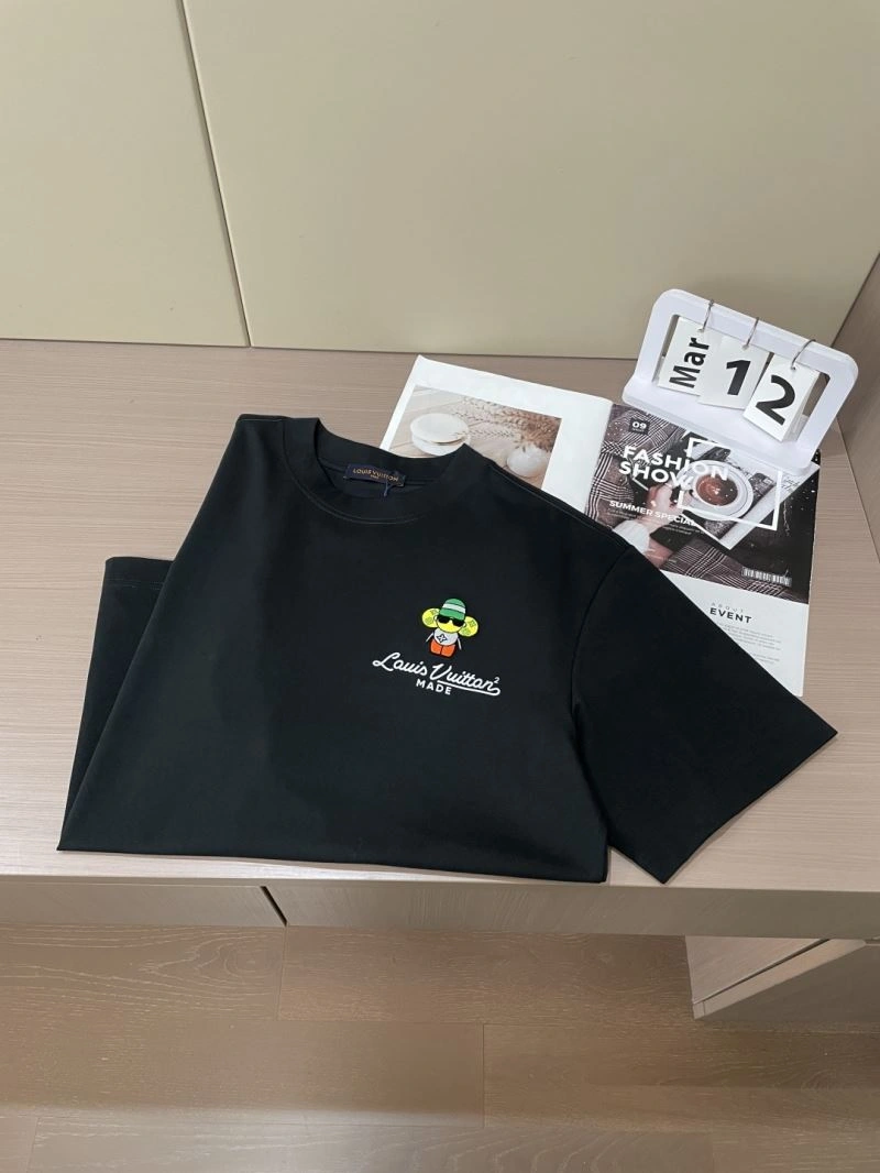 Louis Vuitton T-Shirts Snug 135704