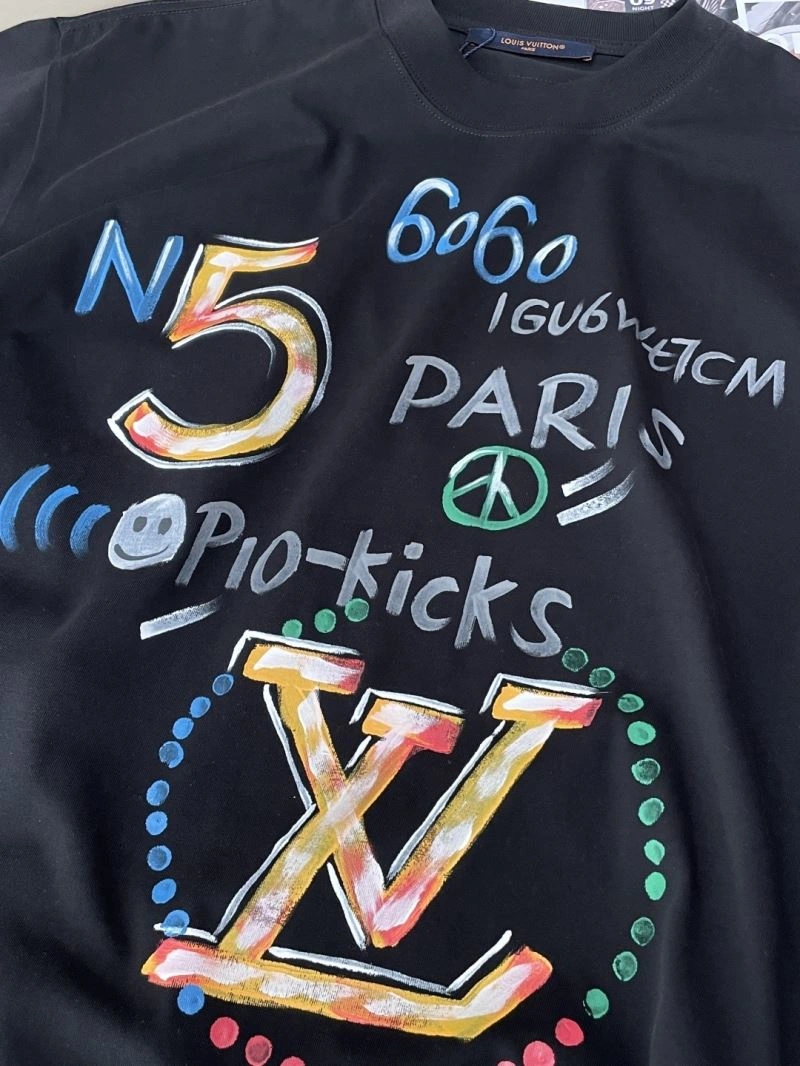 Louis Vuitton T-Shirts WrinkleFree 135680