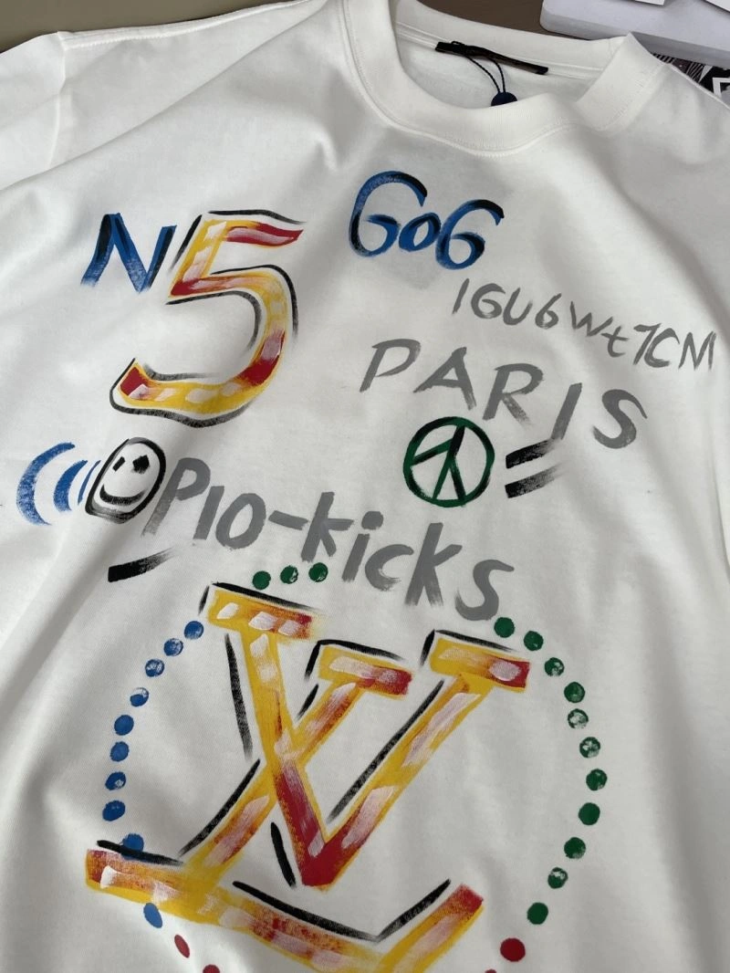Louis Vuitton T-Shirts ModernLook 135682