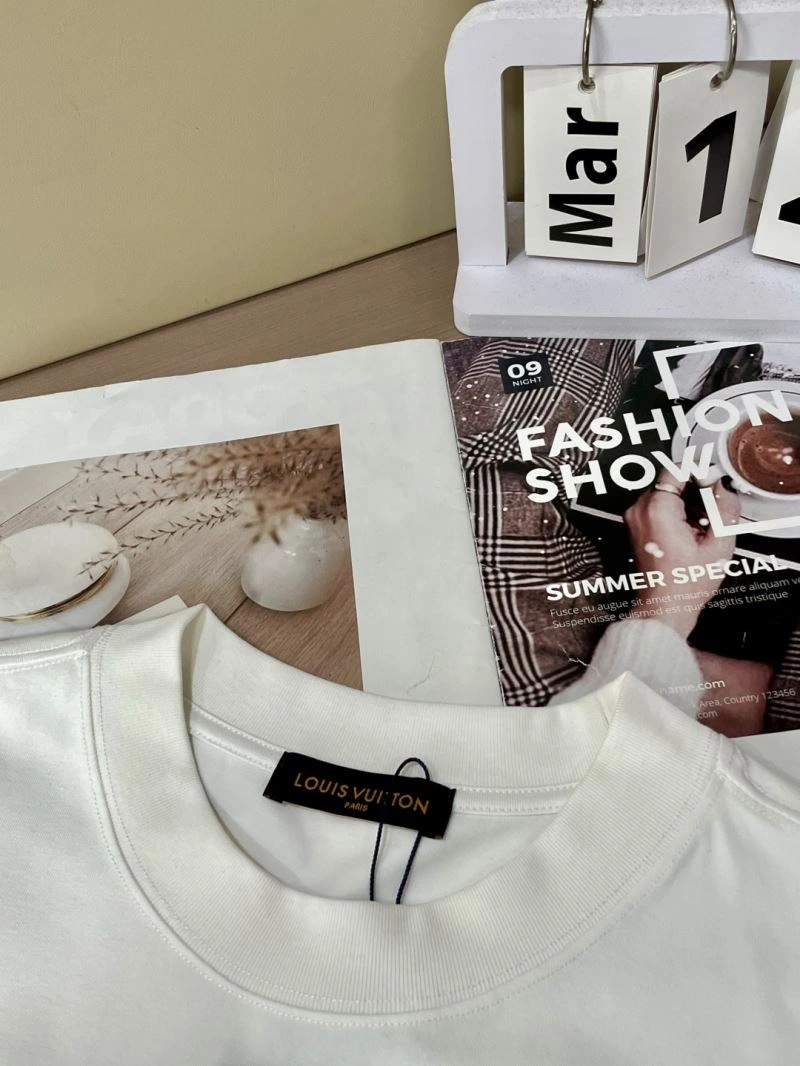Louis Vuitton T-Shirts Unisex 135700