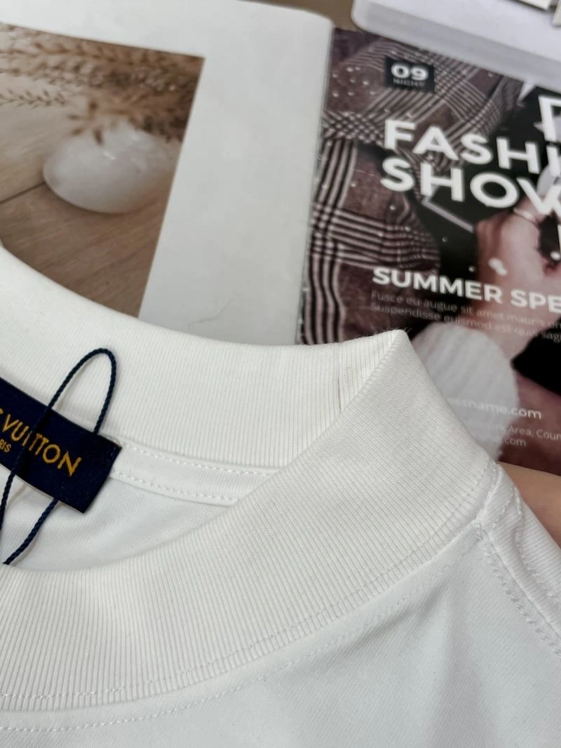 Louis Vuitton T-Shirts Unisex 135700