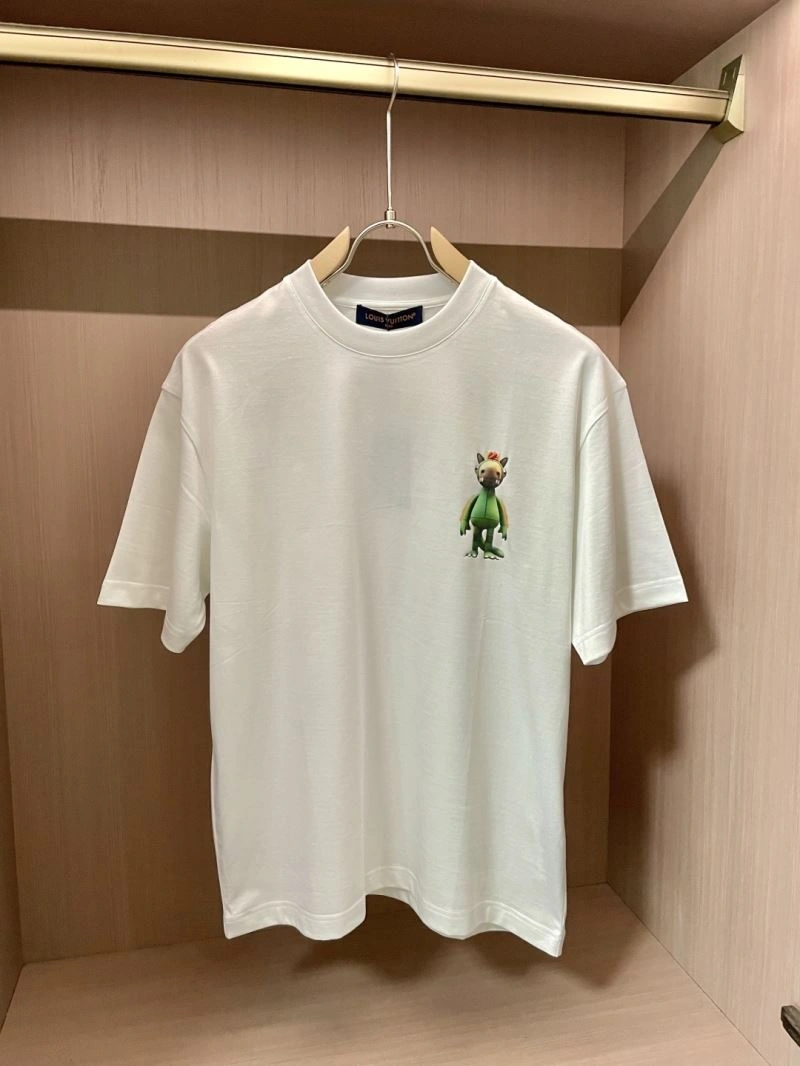Tailored Louis Vuitton T-Shirts 135697
