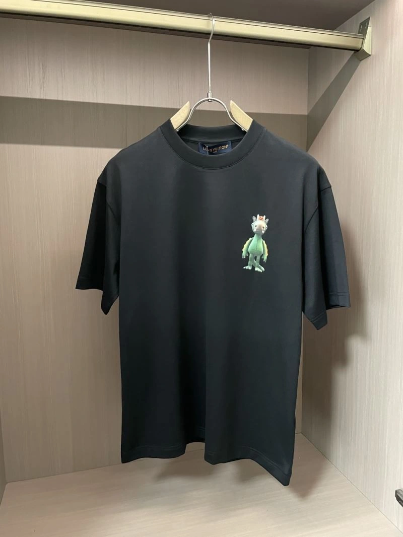 Tailored Louis Vuitton T-Shirts 135697