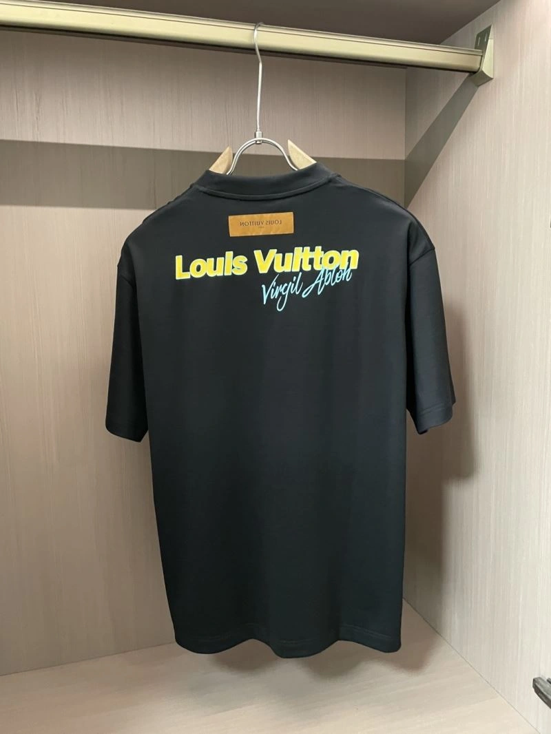 Tailored Louis Vuitton T-Shirts 135697
