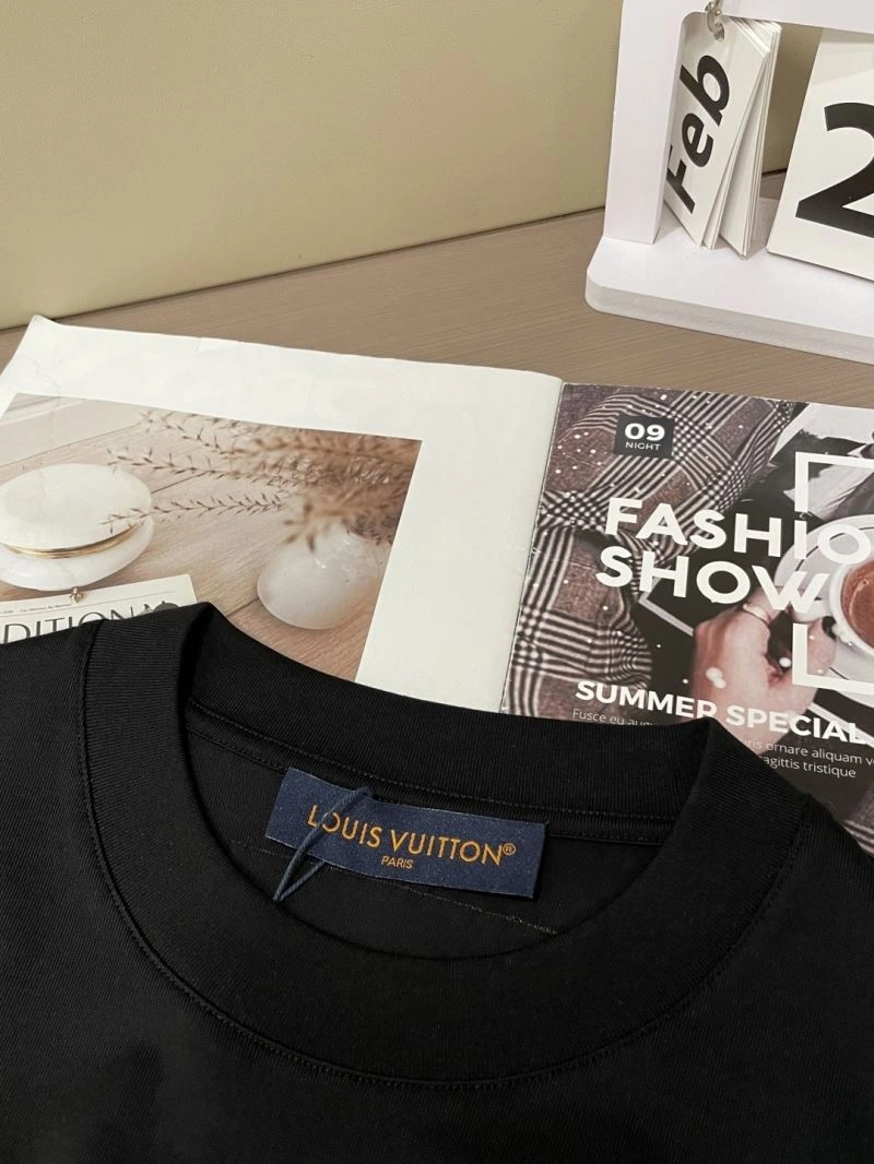 Tailored Louis Vuitton T-Shirts 135697