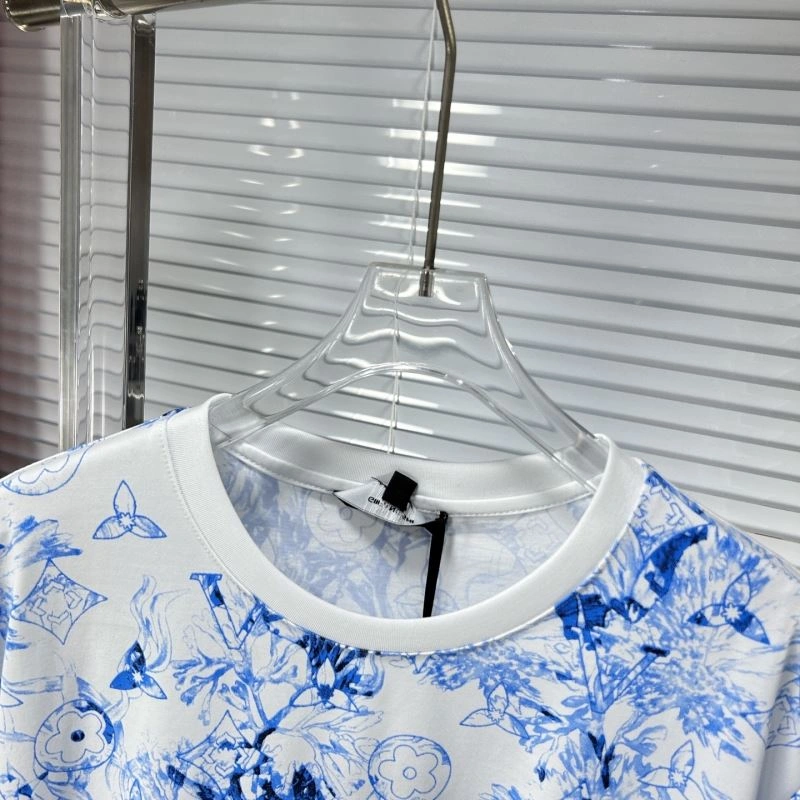 Louis Vuitton T-Shirts EasyMatch 135688