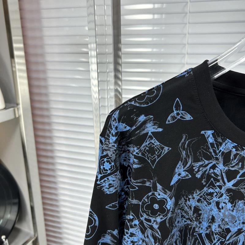 Soft Louis Vuitton T-Shirts 135701